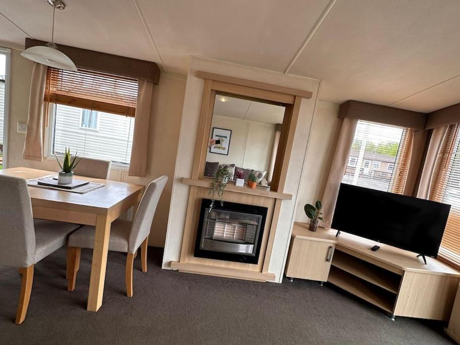 Swift Moselle 2 Bedroom Parkhome - Uddingston, Glasgow エクステリア 写真